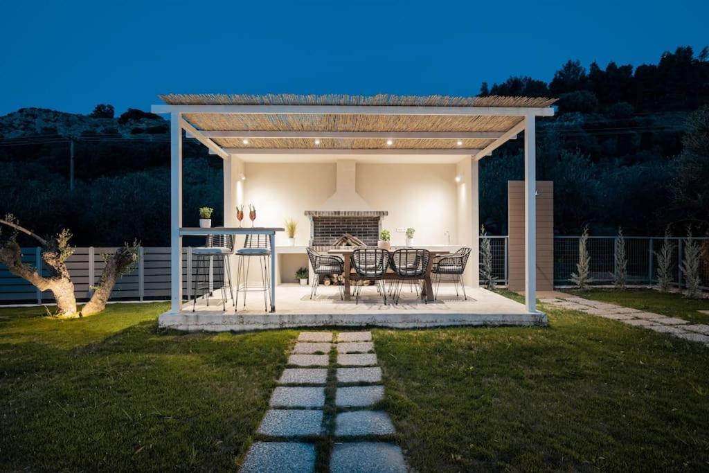 Melissia Luxury Villa Kalamákion エクステリア 写真
