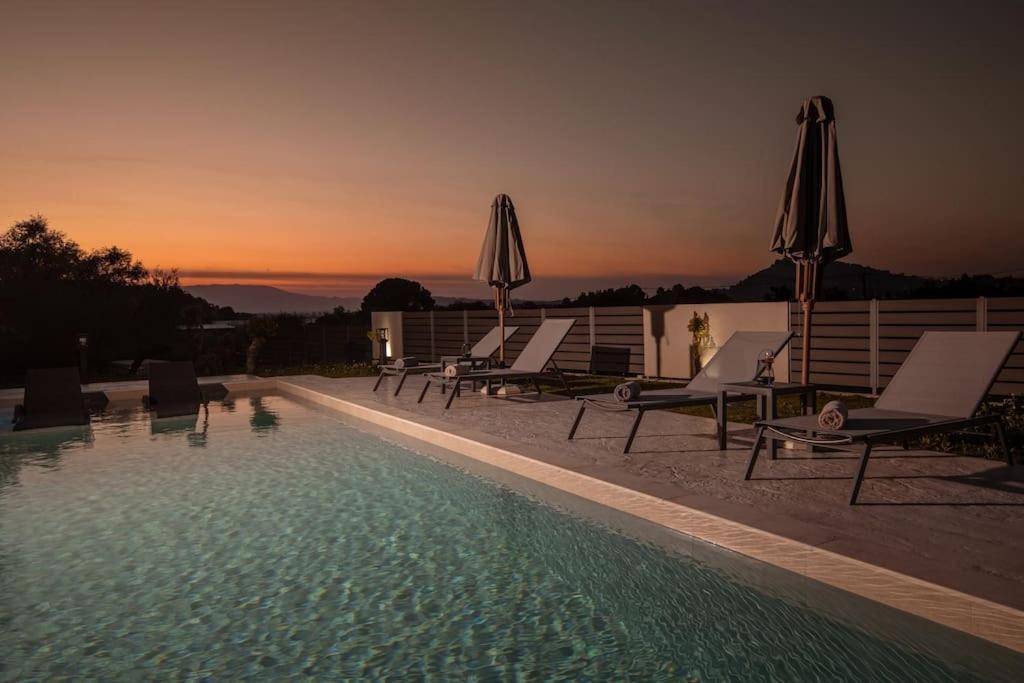 Melissia Luxury Villa Kalamákion エクステリア 写真