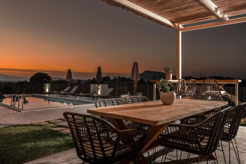 Melissia Luxury Villa Kalamákion エクステリア 写真