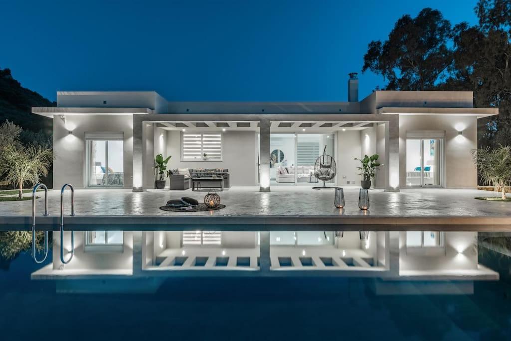 Melissia Luxury Villa Kalamákion エクステリア 写真